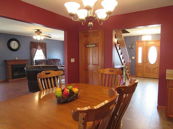 4th image of 16 Lynn Ave