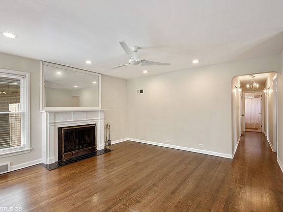 2nd image of 4952 Jarvis Ave