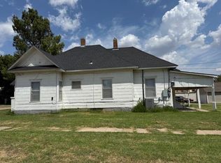 1123 W Maple Ave, Enid, OK 73703