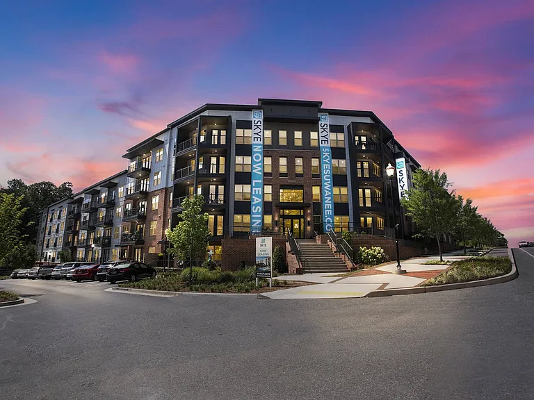Skye Suwanee Town Center — Photo 37