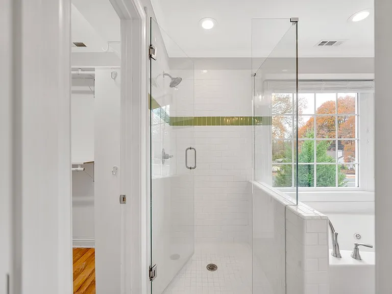 1210 Mendenhall Ct — Photo 23