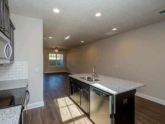 5th image of 702 Red Cedar Ct #30B