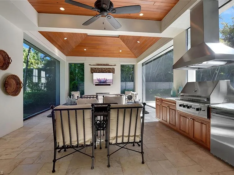 2250 Crayton Rd — Photo 13