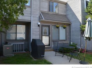 68 Peddlars Dr, Branford, CT 06405