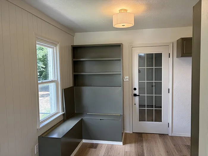 411 Showalter Dr — Photo 5