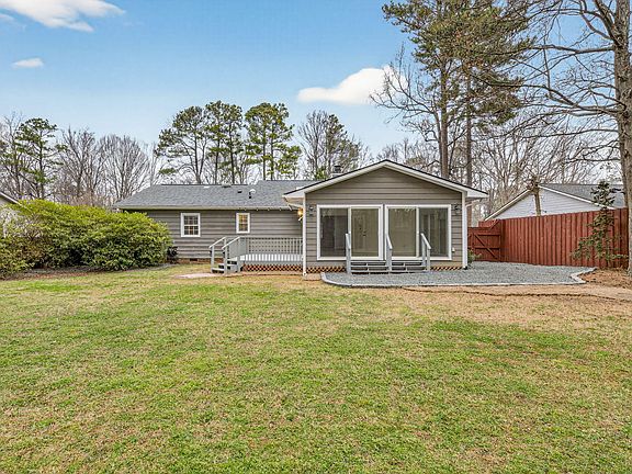 5th image of 1027 Castalia Dr