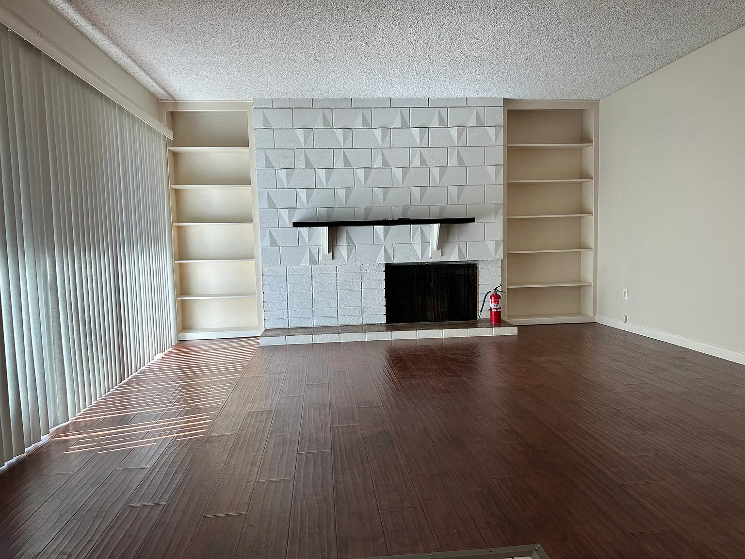 2 bed, 1150 sqft, $2,450 — Photo 3