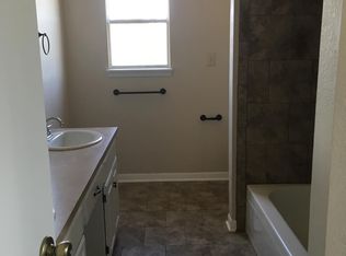 2412 University Dr, Belton, TX 76513