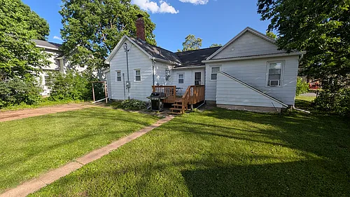 634 Niagara St Photo 1