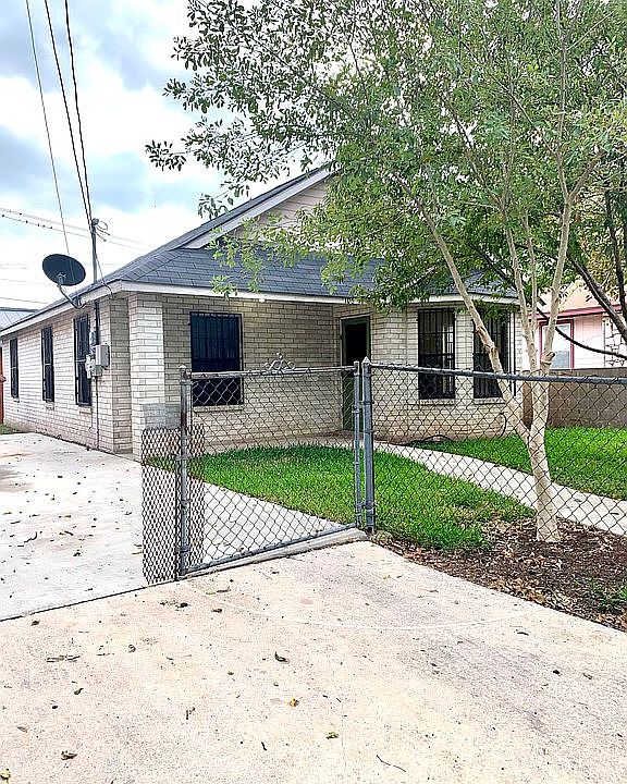 1st image of 106 Madero St