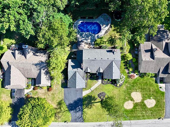 2nd image of 7257 Whispering Oak Dr