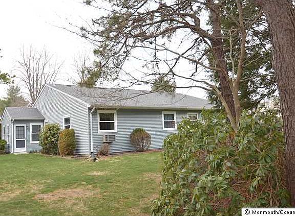 4th image of 26 Easton Drive #B