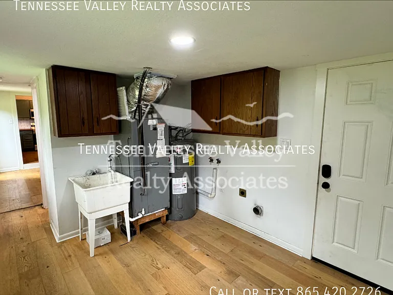 3919 Beverly Pl — Photo 13
