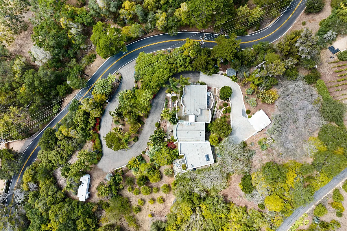 Building Photo - Toro Canyon Rd