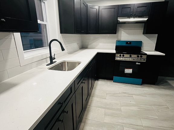 5th image of 212 E Main St #2