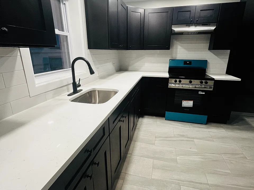 212 E Main St #3