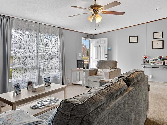 3rd image of 4243 Dawnwood Dr