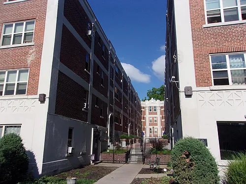 Apartments at 400 Elmwood Photo 1