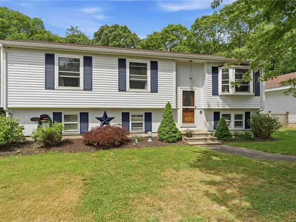 8 Sparrow Dr, Westerly, RI 02891