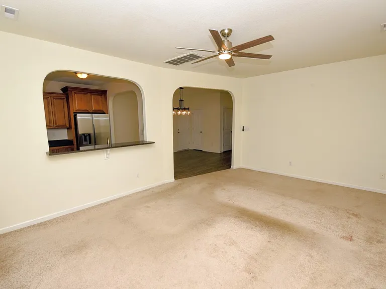 4115 Franklin St — Photo 4