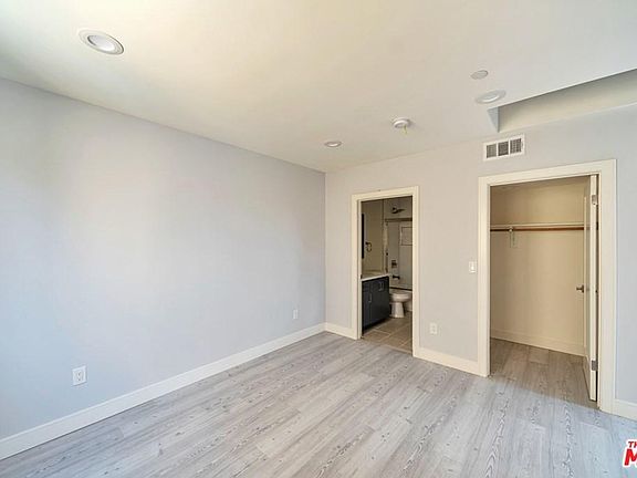 5th image of 936 N Mariposa Ave #1/2