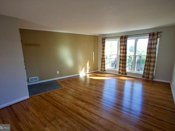 4th image of 6321 Phyllis Ln