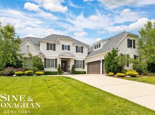 875 Bishop Rd, Grosse Pointe Park, MI 48230