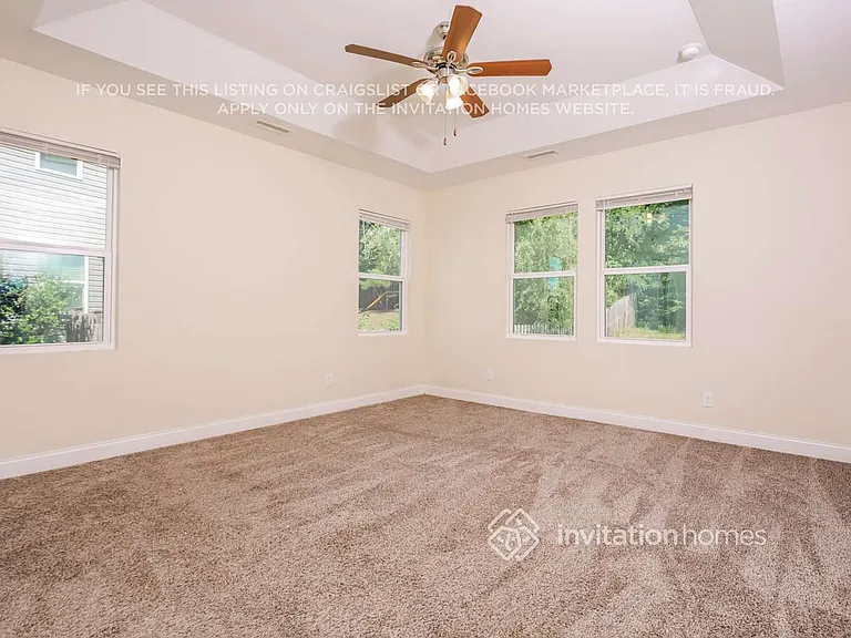 404 Ferry Ct — Photo 11