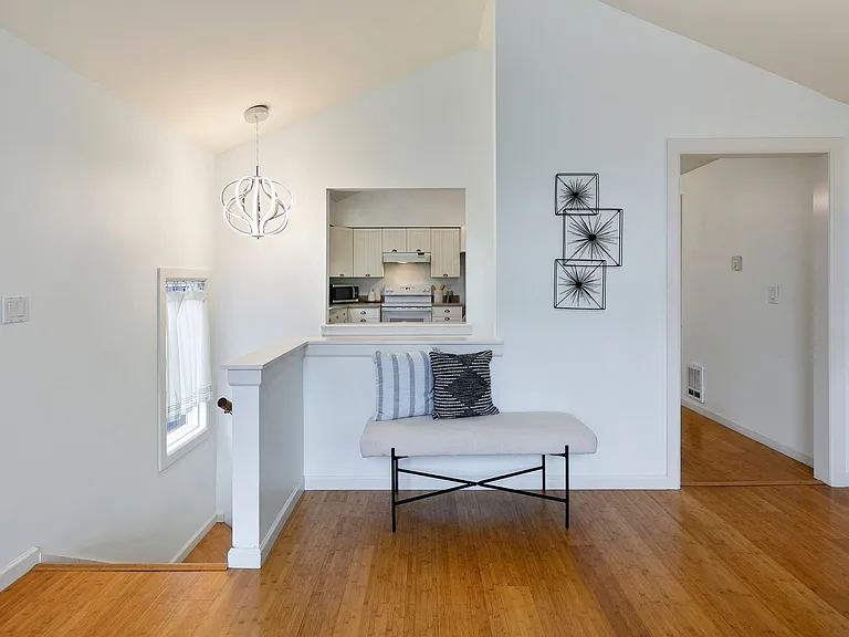 7515 25th Ave NE — Photo 1