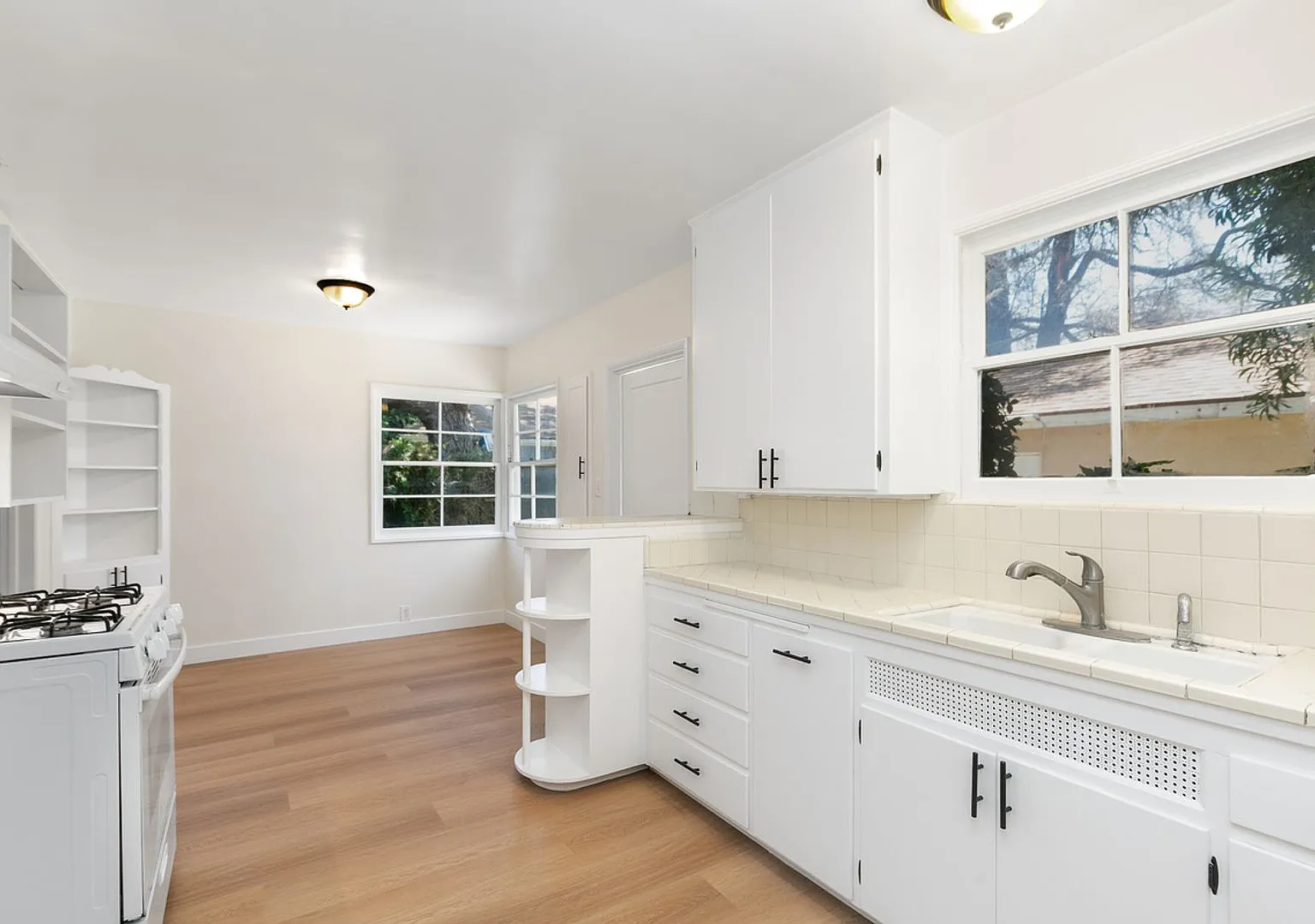 709 S Ross St — Photo 3