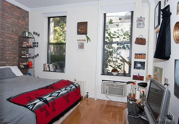 Rented by Anchor Associates | media 26