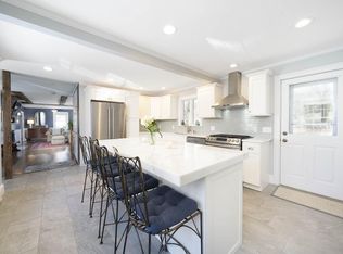 176 Main St, Wenham, MA 01984