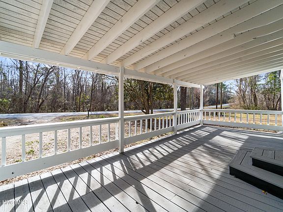 4th image of 529 Hubert Boulevard