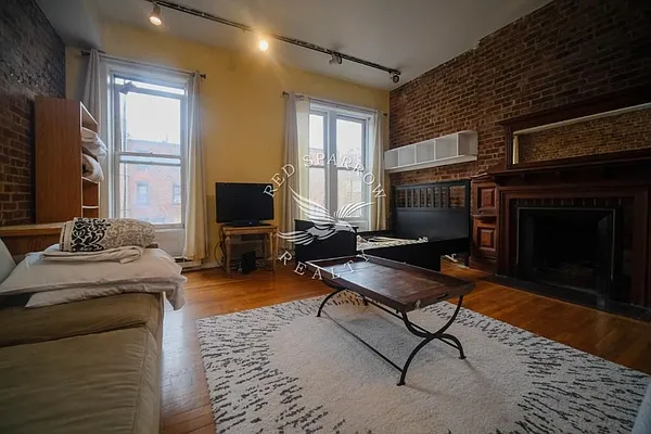 Rented by Red Sparrow Realty Group | media 2