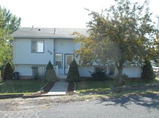 713 S Scenicview Dr, Colfax, WA 99111