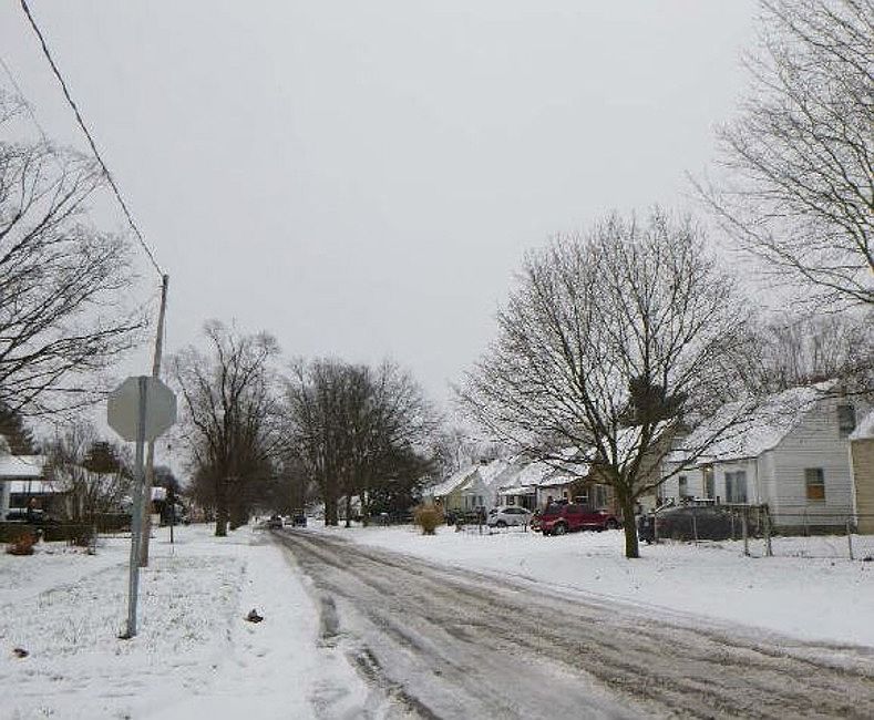 2nd image of 729 Crawford St