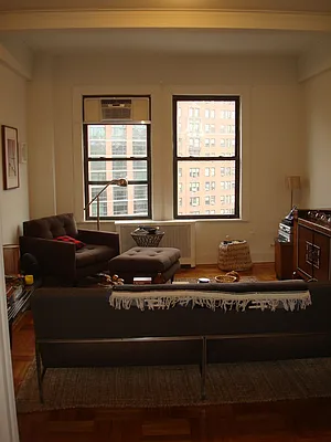 Rented by Metropolitan Equities | media 9