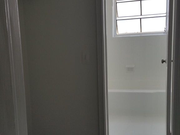 5th image of 1238 Pennsylvania Ave APT 12
