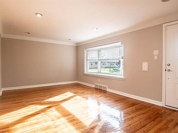 3rd image of 9954 Box Elder Ct