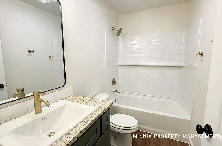 2127 Langford Ave — Photo 9