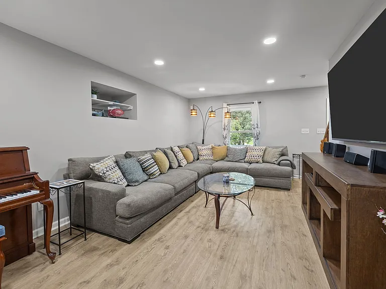 112 Autumn Ridge Dr — Photo 11