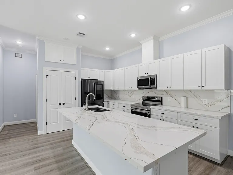 15914 Tug Ct — Photo 10