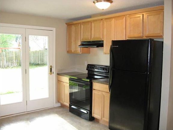 5th image of 4920 83rd Ave W