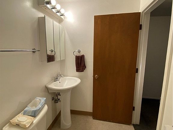 5th image of 819 Cedarwood Dr