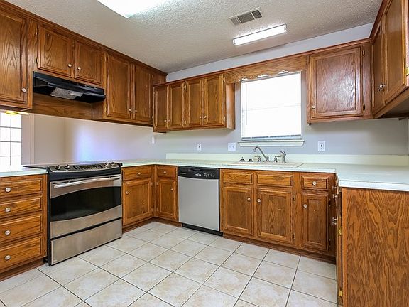 4th image of 12318 Cherry Laurel Dr