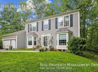 13104 Holly Leaf Ct, Woodbridge, VA 22192