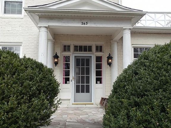 2nd image of 233 N Gilmer Park