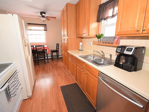 5th image of 453 Walnut Dr