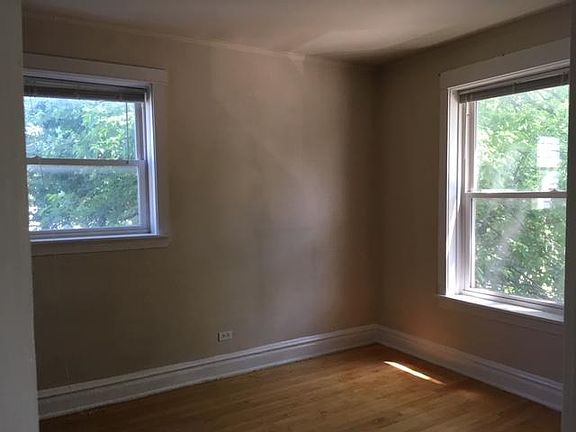 2nd image of 5235 N Winchester Ave #3