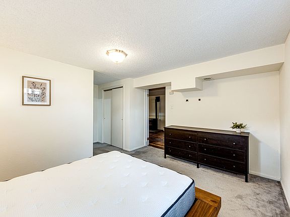 5th image of 784 Urban St #B